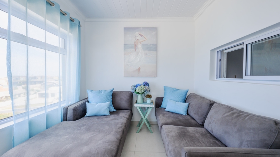 4 Bedroom Property for Sale in Oceanview Heights Western Cape